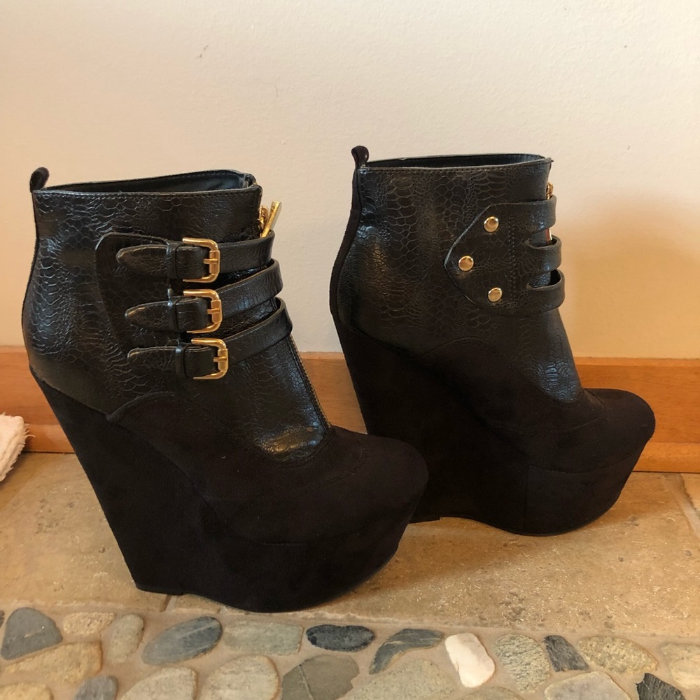 Bebe wedge booties